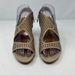 Tsubo Women's Cassius Cut Out Heels Size 6.5 Nude Color